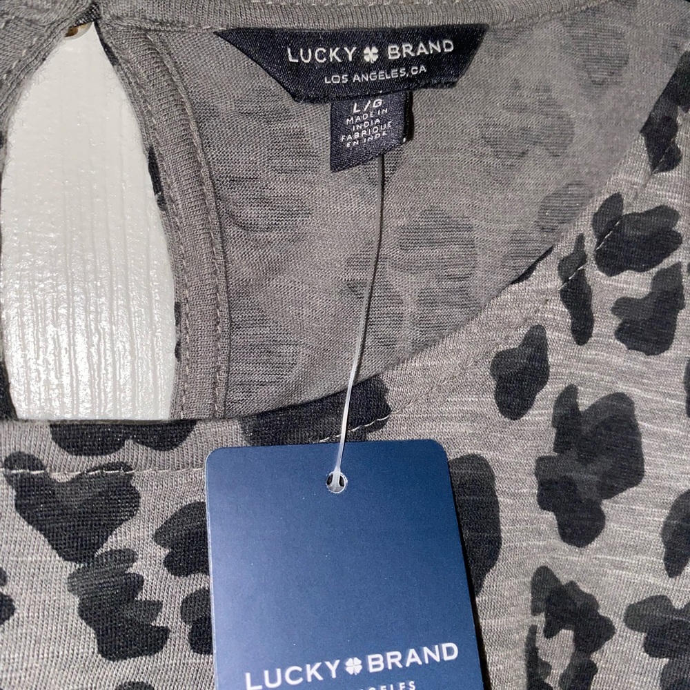 - Lucky Brand/ Leopard Long Sleeve Top - Picture 4 of 9